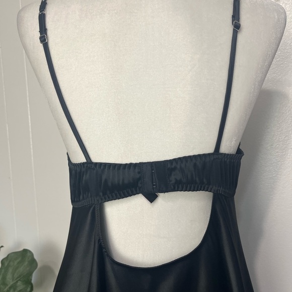 Victoria’s Secret Size L - Picture 8 of 9